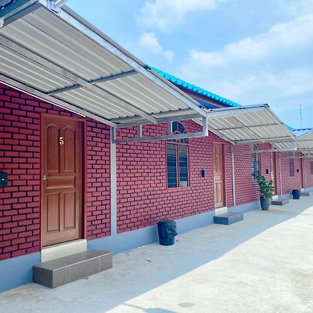 Sasuka Chalet Pantai Pandak Kuala Terengganu Exterior foto