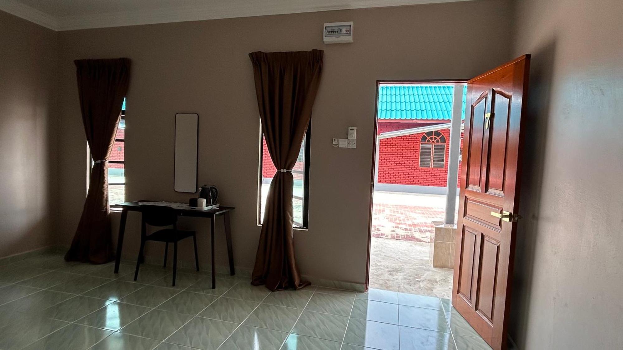 Sasuka Chalet Pantai Pandak Kuala Terengganu Exterior foto