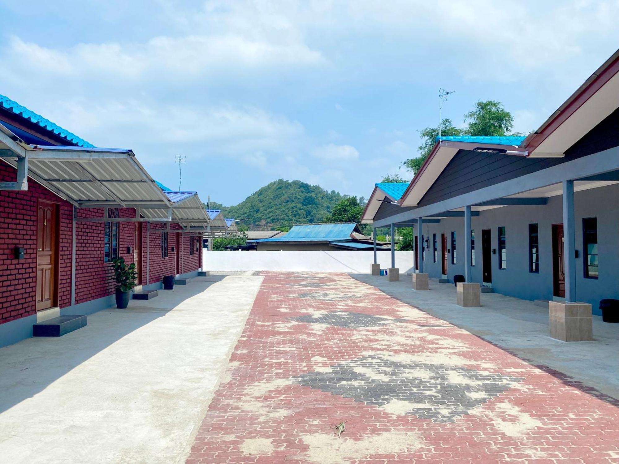 Sasuka Chalet Pantai Pandak Kuala Terengganu Exterior foto